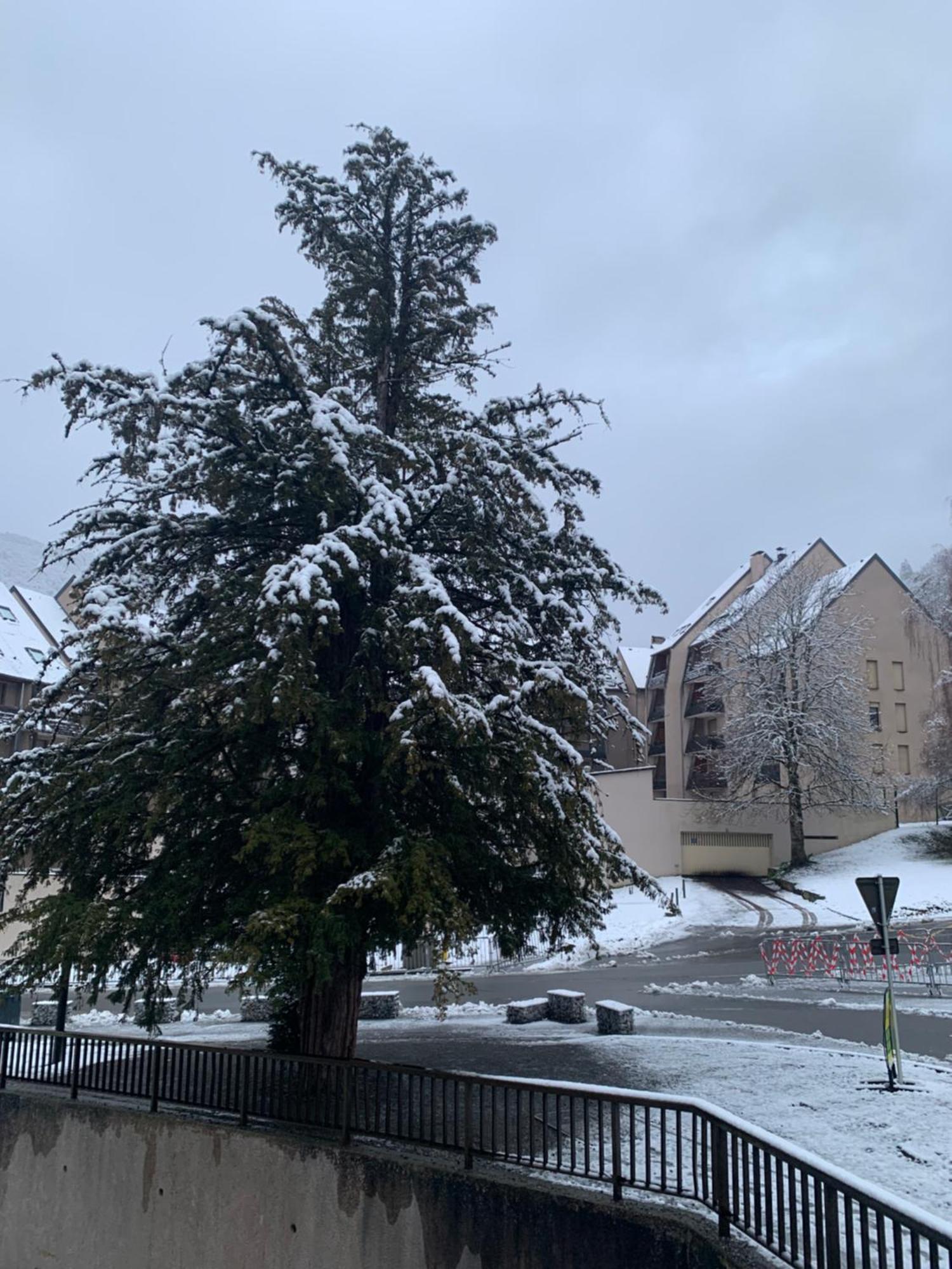 Appartement Au Pied Des Telecabines Res La Soulan Bagnères-de-Luchon Buitenkant foto